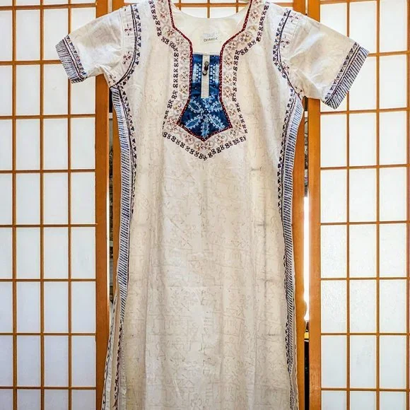 CHAHEK of India- Hand Batiked Full-Length Tunic - Picture 8 of 16